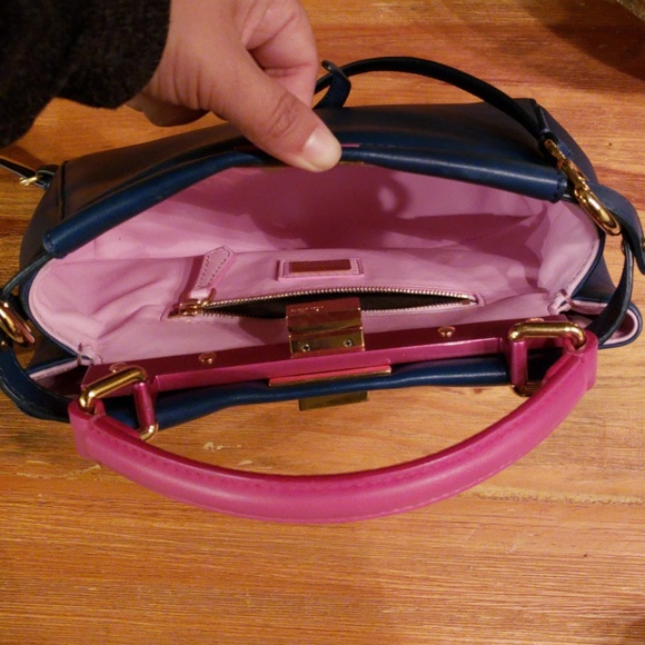 FENDI Peekaboo mini bag “SOLD” - Picture 5 of 7